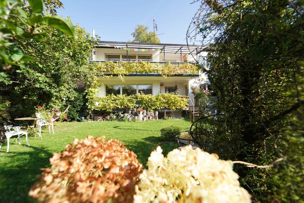 Ferienwohnung Im Haus Lotus Mit Grossem Balkon Und Garten Bad Urach Esterno foto